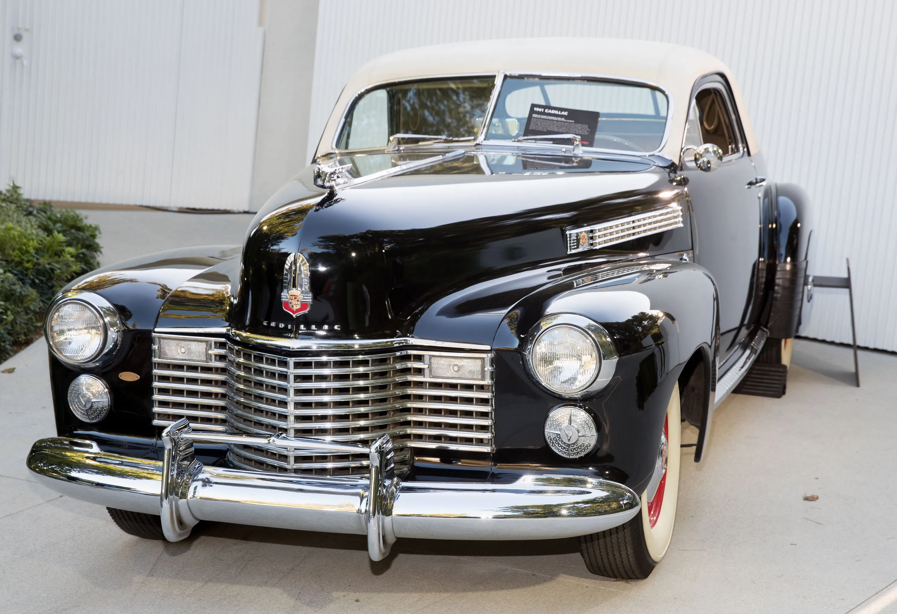 Artnet x Cadillac | Present the Return of The Goddess